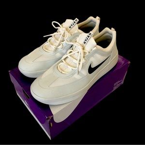 Nike Nyjah 2 Skateboard Shoe (Off White/White/Black)
